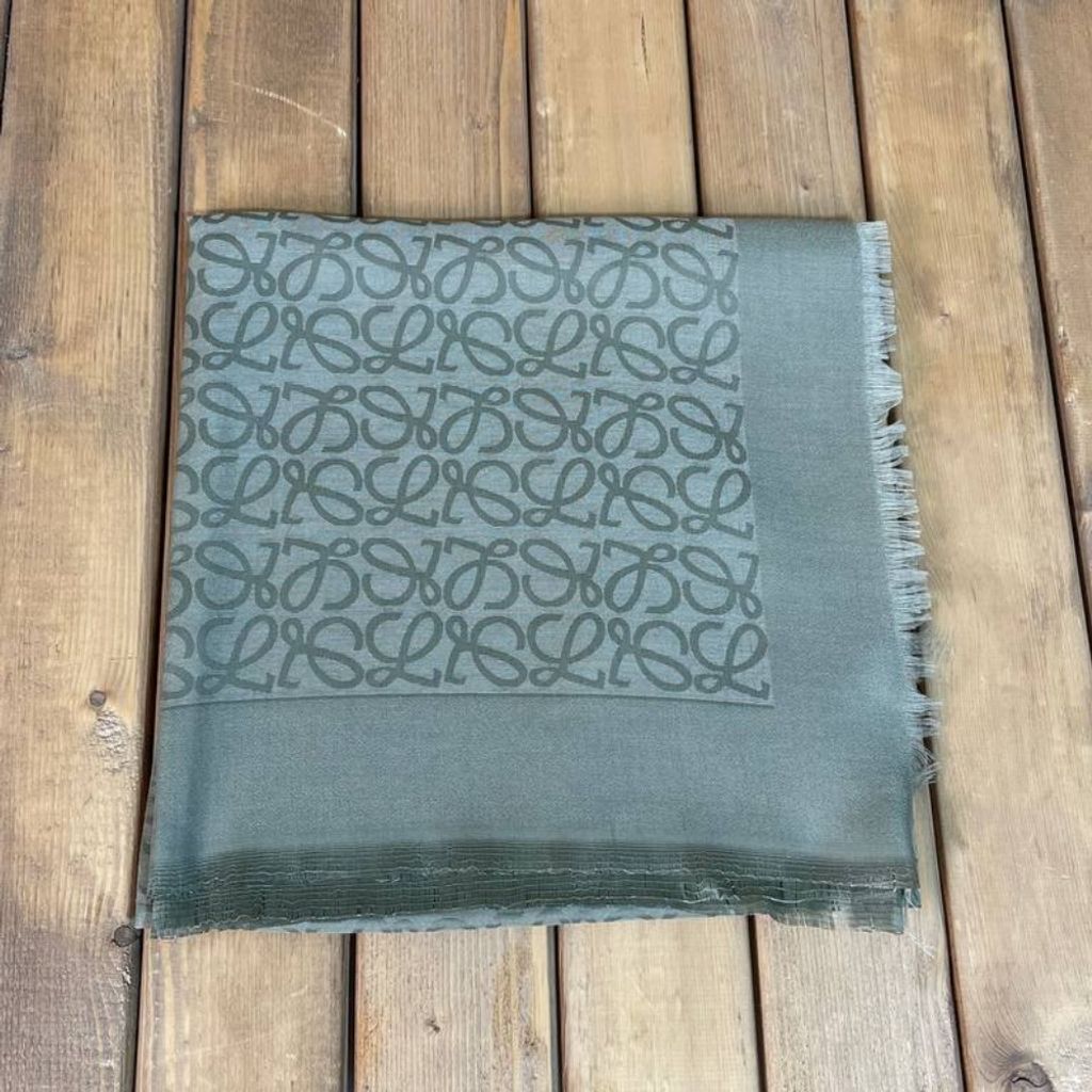 خرید آنلاین روسری زنانه ژاکارد مجلسی رنگ زیتونی قواره 140 سانت