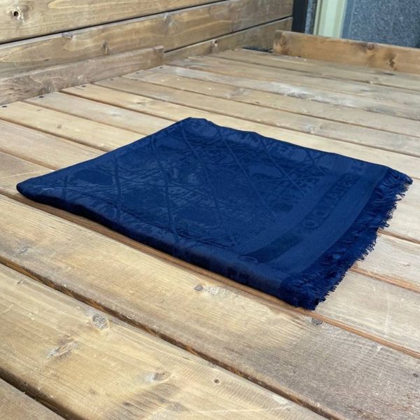 روسری مجلسی ژاکارد قواره بزرگ رنگ سرمه ای