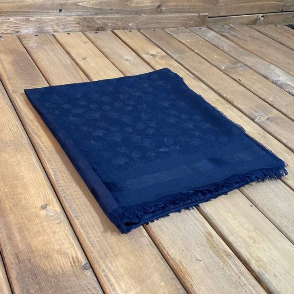 مشخصات رویری مجلسی ژاکارد قواره بزرگ رنگ سرمه ای