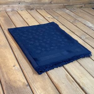 مشخصات رویری مجلسی ژاکارد قواره بزرگ رنگ سرمه ای