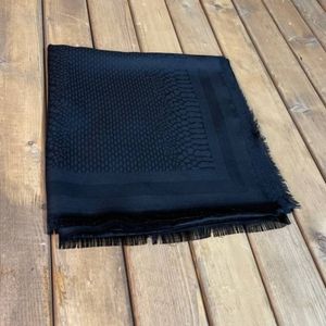 فروش اینترنتی روسری مشکی ژاکارد مجلسی قواره دار