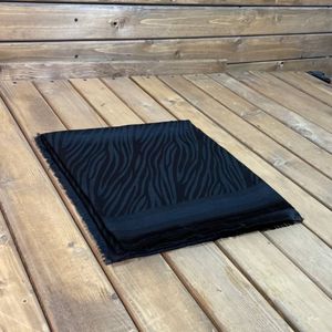 روسری مشکی ژاکارد مجلسی قواره دار