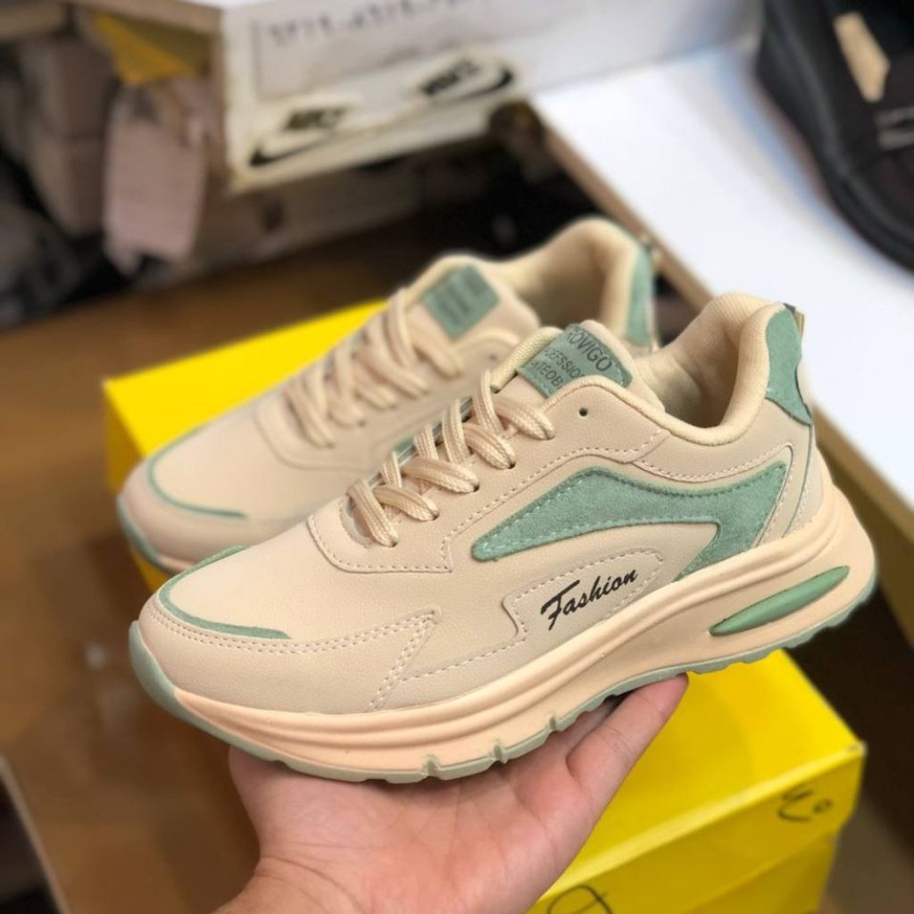 قیمت کفش چرم زنانه اسپرت مدل رامینگو کرم سبز