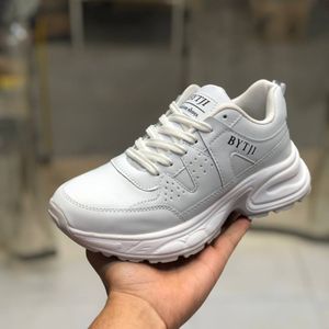 قیمت ارزان کفش چرم زنانه اسپرت مدل دیمتجی سفید