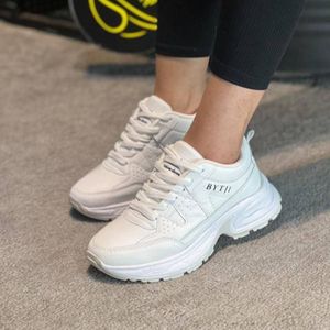 کفش چرم زنانه اسپرت مدل دیمتجی سفید