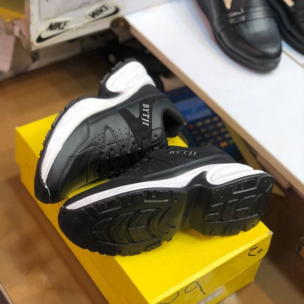 کفش چرم زنانه اسپرت مدل دمیتجی مشکی