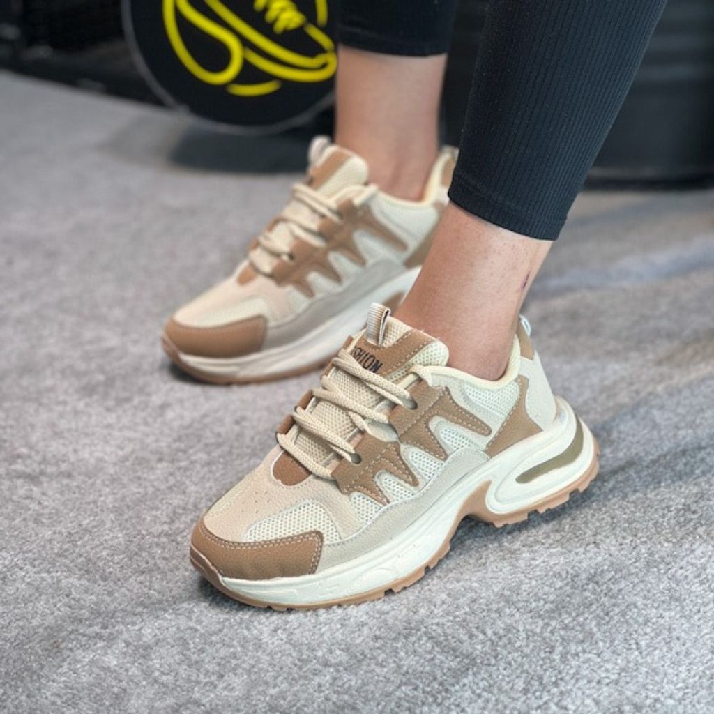خرید آنلاین کفش چرم زنانه اسپرت مدل هوگان رنگ کرم