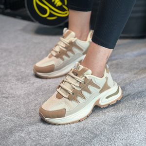 کفش چرم زنانه اسپرت مدل هوگان رنگ کرم