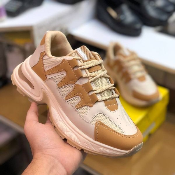 کفش چرم زنانه اسپرت مدل هوگان رنگ کرم