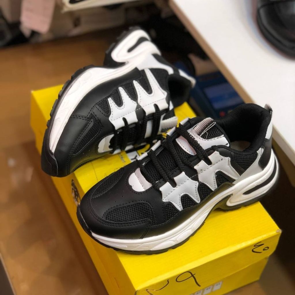 خرید اینترنتی کفش چرم زنانه اسپرت مدل هوگان مشکی