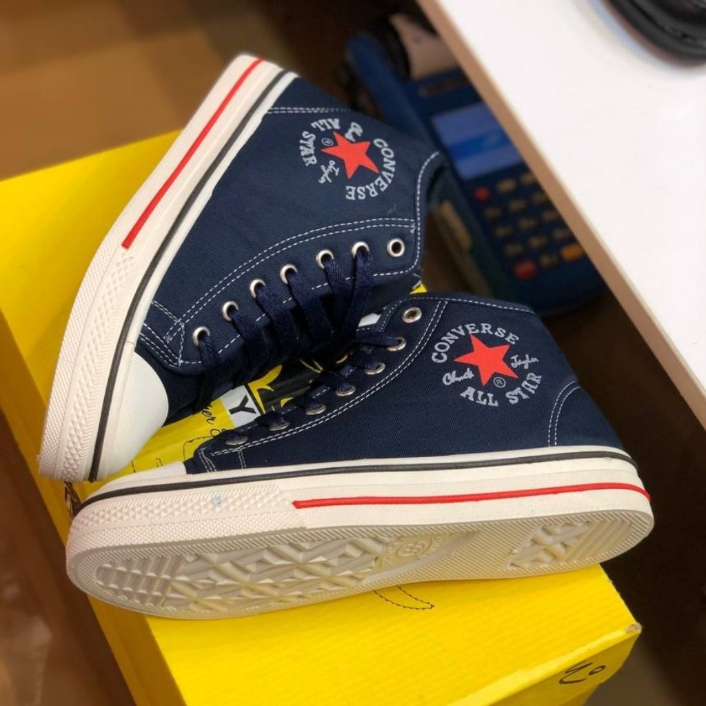 مشخصات کفش الستار زنانه کانورس سورمه ای