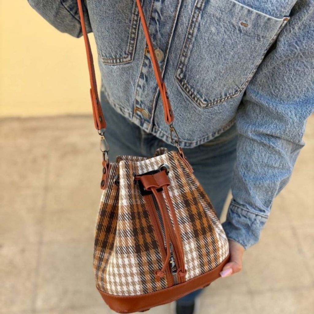 خرید آنلاین کیف دوشی اسپرت زنانه و دخترانه مدل مانیزا