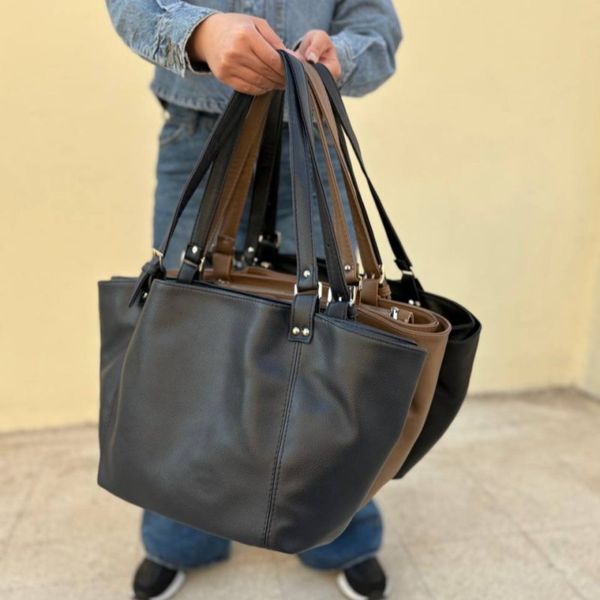 کیف دوشی چرمی جادار زنانه و دخترانه مدل پاناز