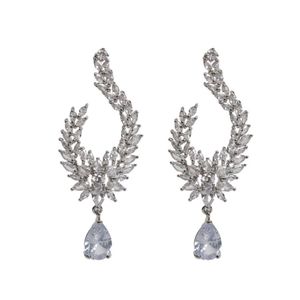 خرید آنلاین گوشواره جواهری مدل نگین دار طرح اشک