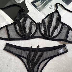 لباس زیر زنانه