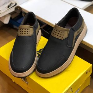 فروش اینترنتی کفش اسپرت چرم مردانه مدل دارکوب مشکی