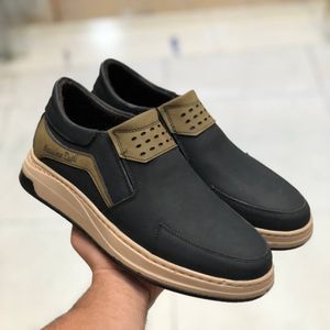 خرید آنلاین کفش اسپرت چرم مردانه مدل دارکوب مشکی