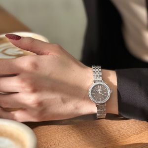 خرید اینترنتی ساعت دور نگین برند اصلی الگانس