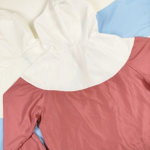 مشخصات بادگیر ورزشی کلاهدار نیم زیپ