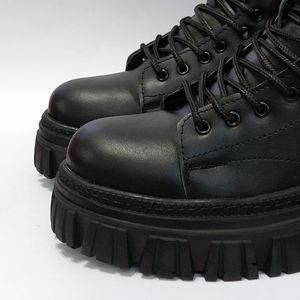 قیمت نیم بوت مردانه برشکا طرح دکتر مارتینز