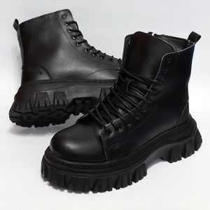 نیم بوت مردانه برشکا طرح دکتر مارتینز