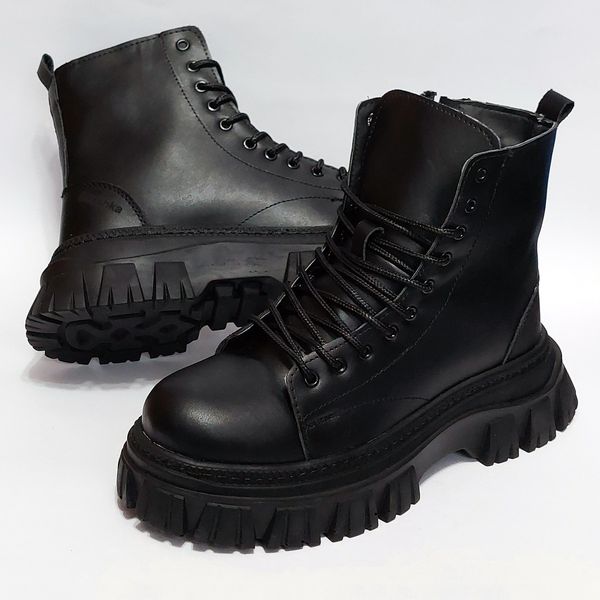 نیم بوت مردانه برشکا طرح دکتر مارتینز