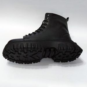 قیمت ارزان نیم بوت مردانه برشکا طرح دکتر مارتینز