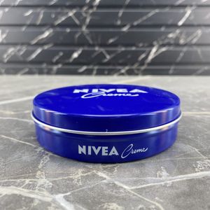 خرید اینترنتی کرم مرطوب کننده دست و صورت نیوا NIVEA مناسب انواع پوست حجم 150 میلی لیتر