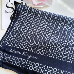 خرید اینترنتی شال نخ چهارفصل