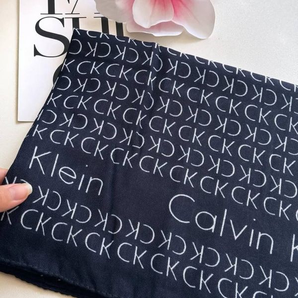 شال نخ چهارفصل