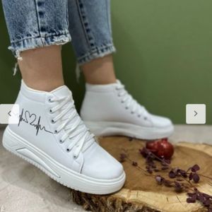 خرید آنلاین نیم بوت زنانه و دخترانه مدل ضربان قلب کتونی نیم ساق