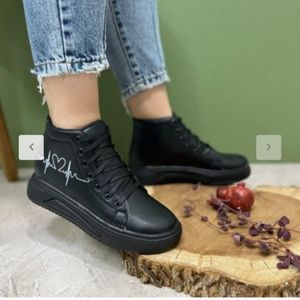 نیم بوت زنانه و دخترانه مدل ضربان قلب کتونی نیم ساق