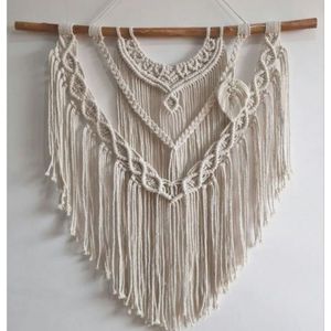 آویز مکرومه با چوب طبیعی طرح روناک