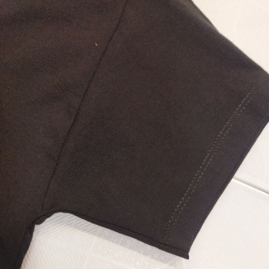 خرید اینترنتی تیشرت کراپ ساده سفید و مشکی tsh5r