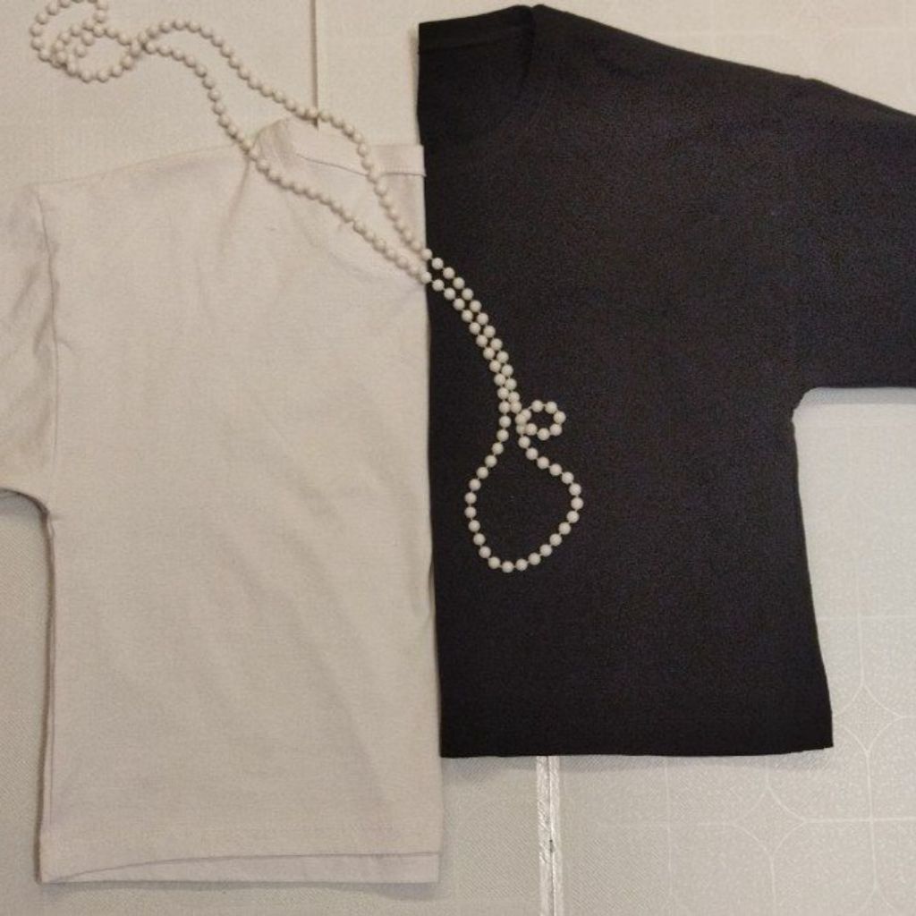 فروش اینترنتی تیشرت کراپ ساده سفید و مشکی tsh5r