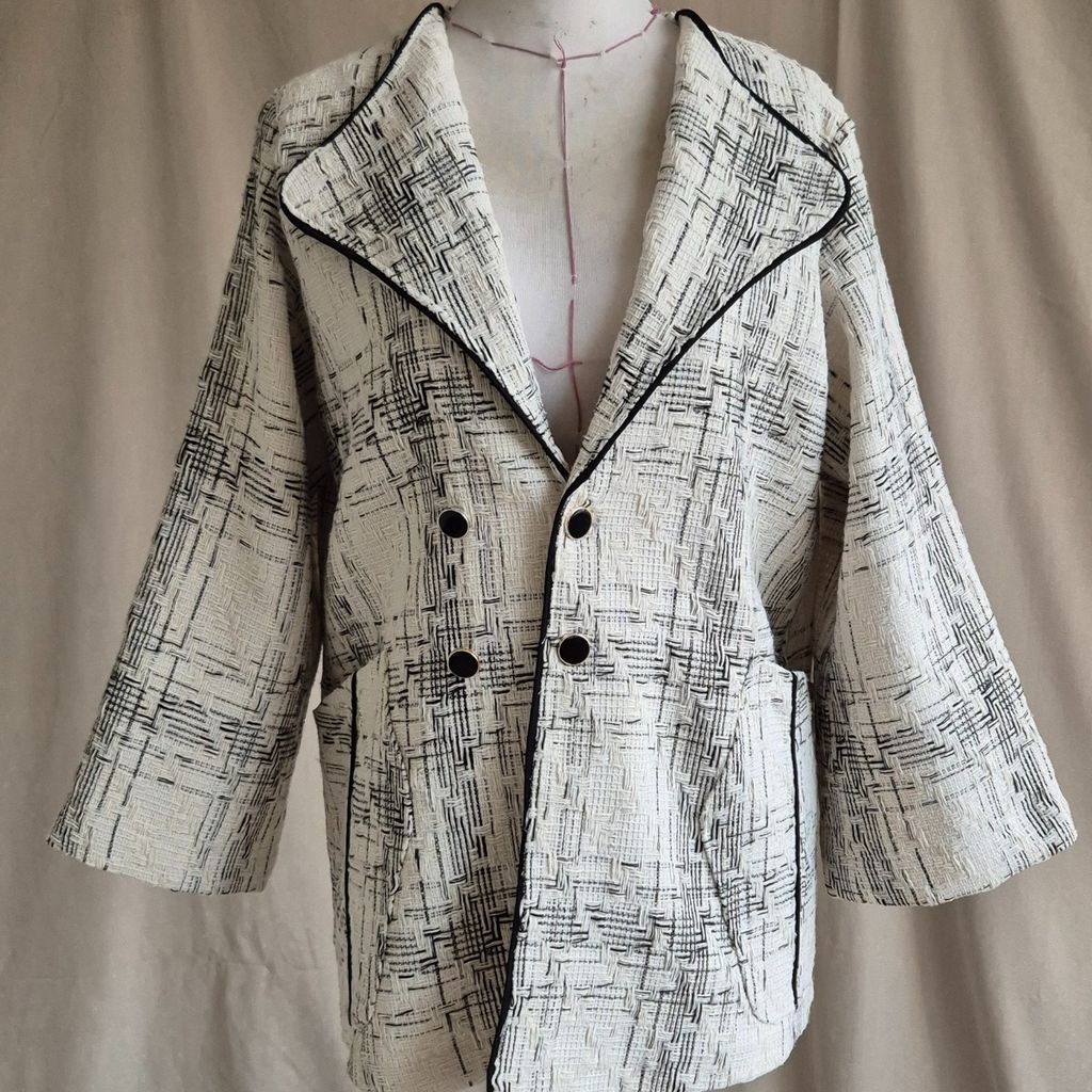 قیمت کت زنانه پاییزه زمستانی زمستونی سفید مشکی