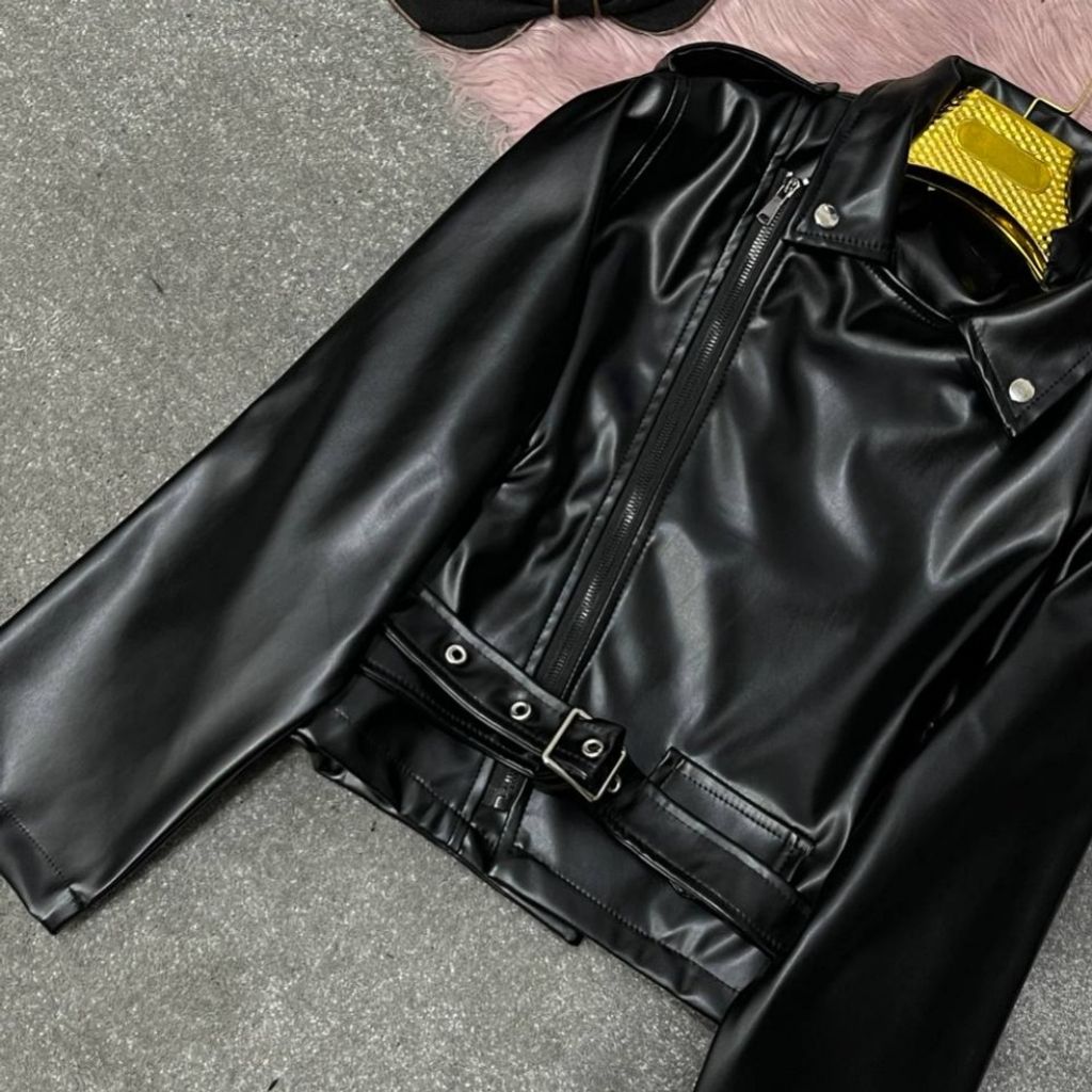 مشخصات کت چرم زنانه