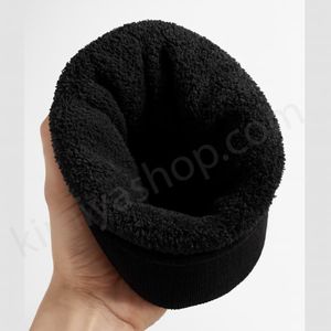 قیمت کلاه مردانه داخل خز | بافت ریز باکیفیت در رنگ‌های مشکی و زغالی