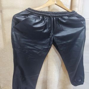 شلوار زنانه چرم جذب مشکی