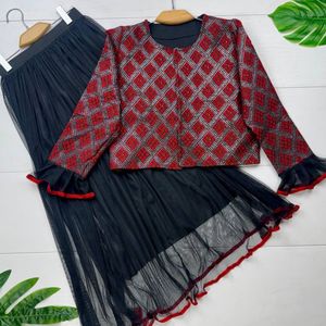 فروش اینترنتی کت و دامن زنانه مجلسی طرح گل بانو