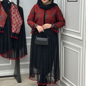 فروش اینترنتی کت و دامن زنانه مجلسی طرح گل بانو