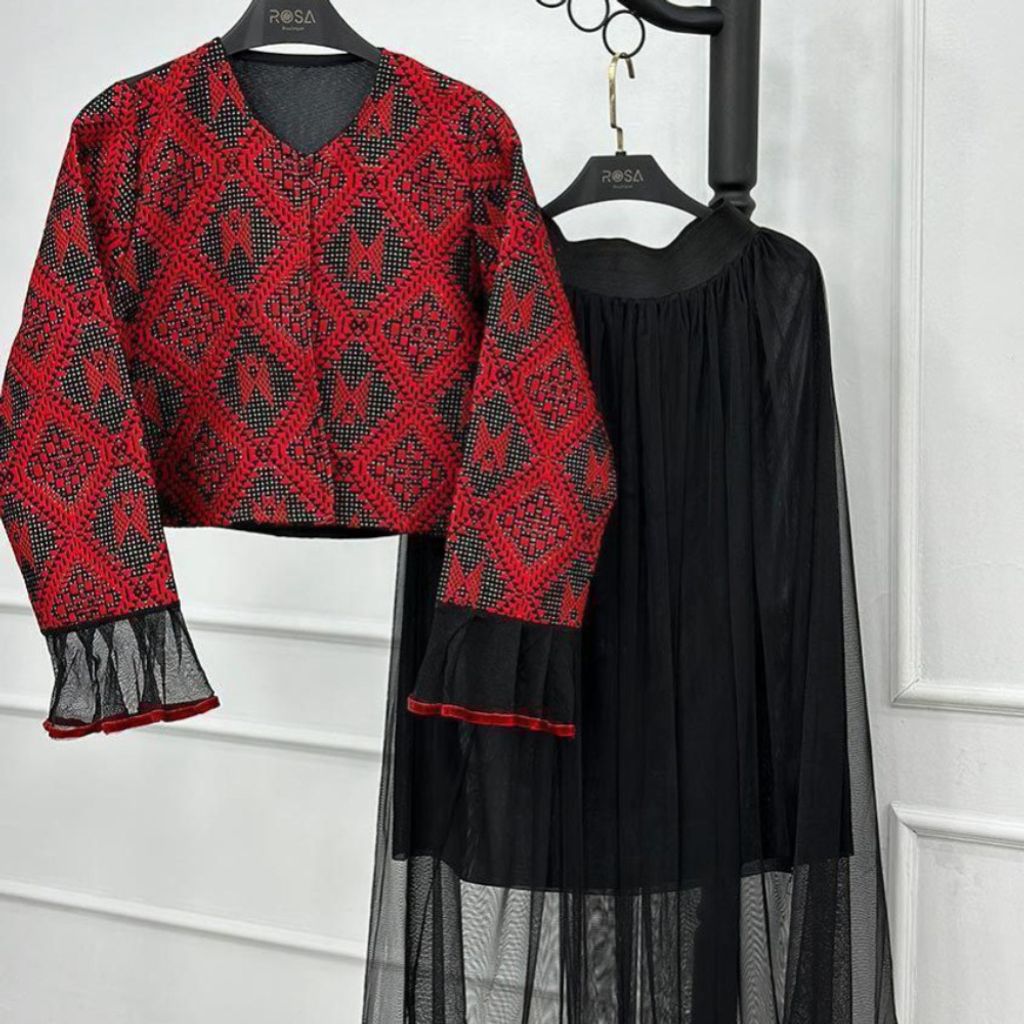 قیمت کت و دامن زنانه مجلسی طرح گل بانو