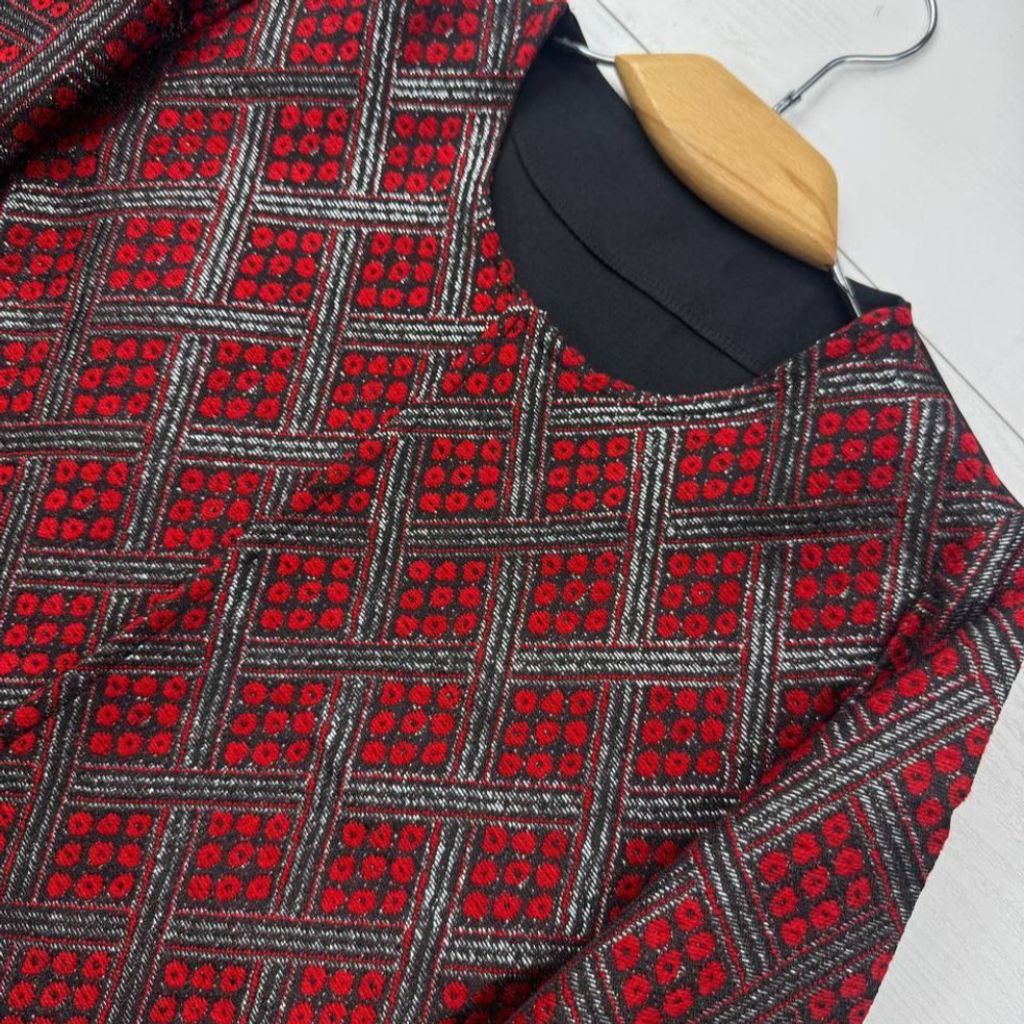 مشخصات کت و دامن زنانه مجلسی طرح گل بانو