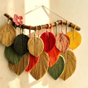 خرید انلاین اویز مکرومه برگ مدل مژگان