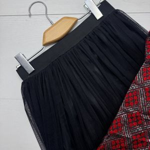 فروش اینترنتی کت ودامن مجلسی طرح گل بانو