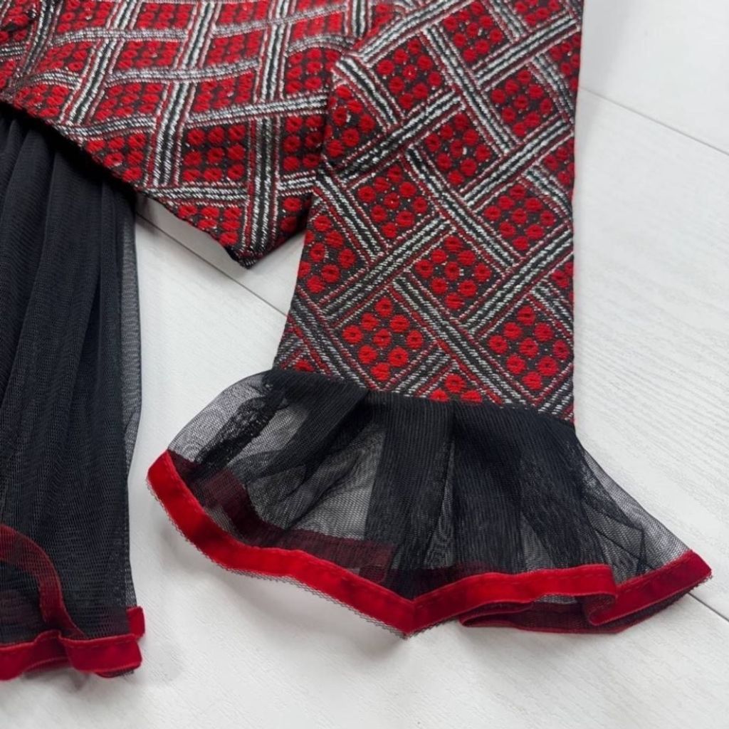 فروش اینترنتی کت ودامن مجلسی طرح گل بانو