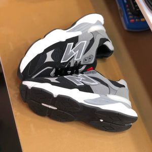 خرید انلاین کفش نیوبالانس مردانه 9060 خارجی رنگ مشکی طوسی