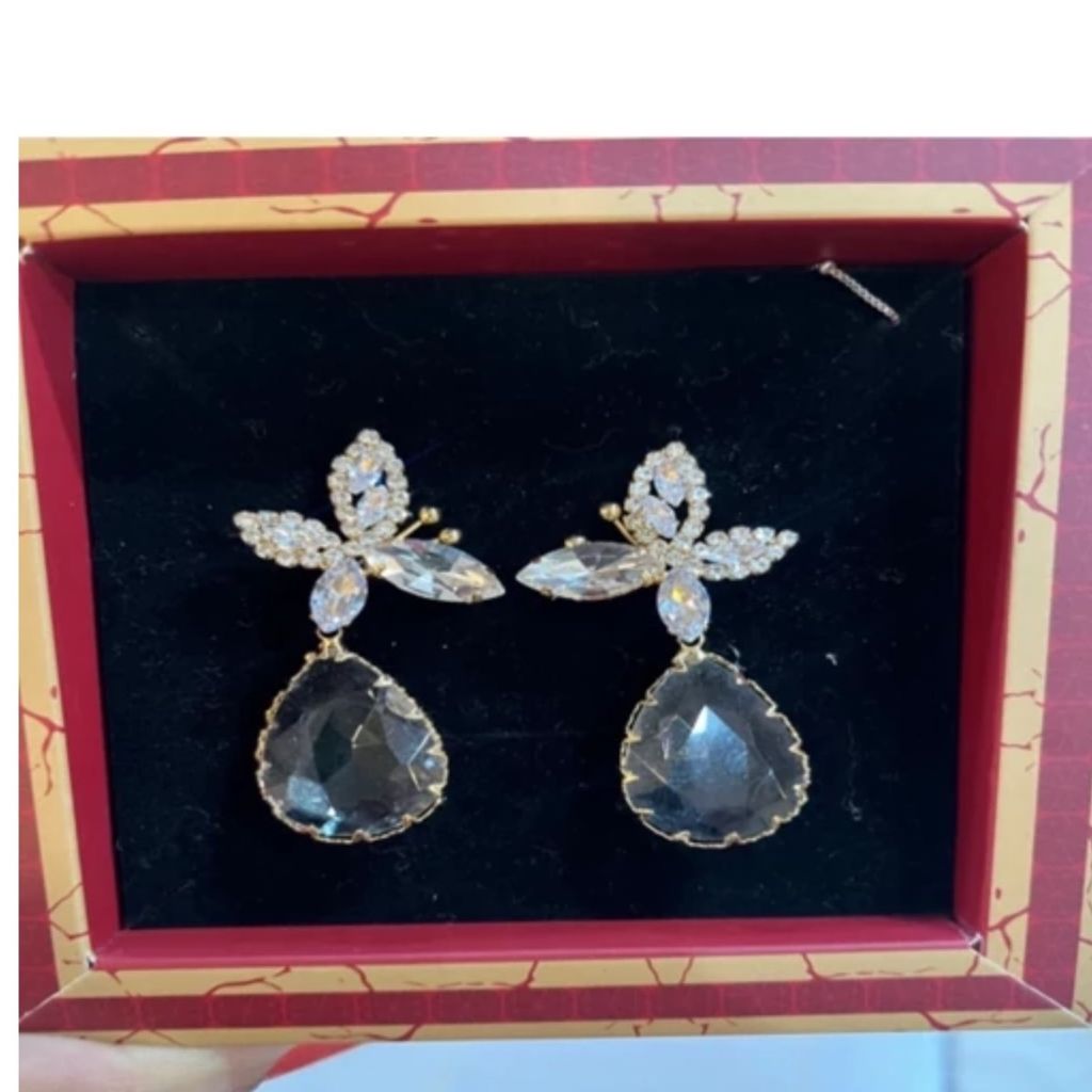 فروش اینترنتی گوشواره مجلسی گوشواره کریستالی پروانه نگین دار مجلسی