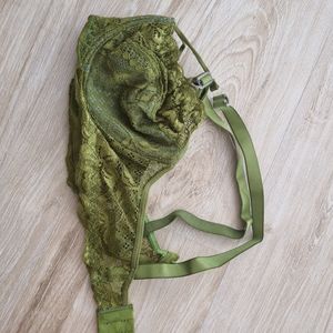 خرید اینترنتی سوتین زیرفنردار گیپور رنگی با فنر مقاوم و بند قابل تنظیم