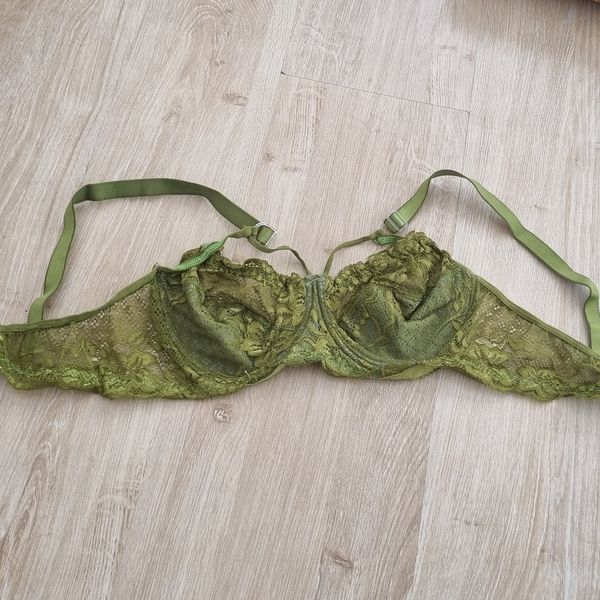 سوتین زیرفنردار گیپور رنگی با فنر مقاوم و بند قابل تنظیم